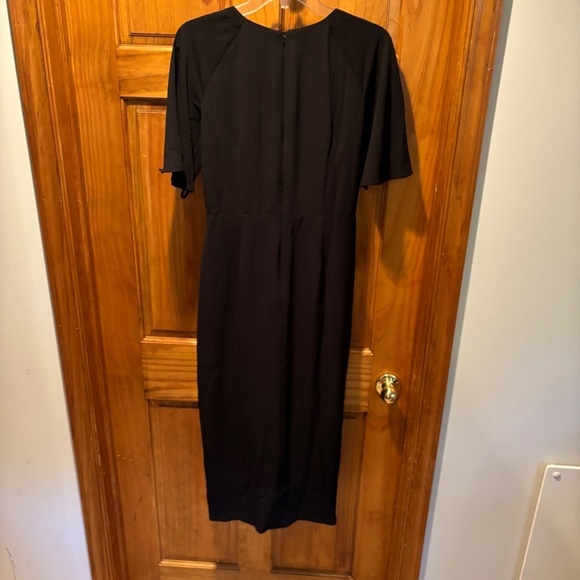 Maggy London V-neck Flutter Sleeve Faux Wrap Dress in Black Size 8 - Picture 3 of 5